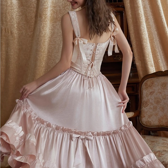 LaceMade Princess Cynthia corset and skirt - Picture 5 of 9